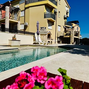 Apartment V&v Pool And Sea, Medulin